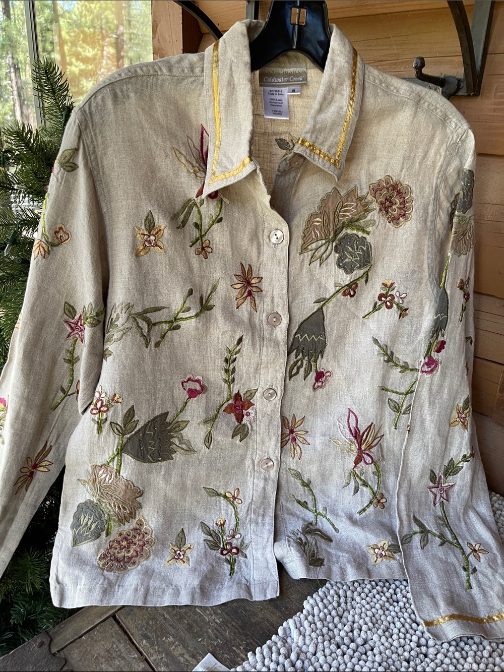 Beautiful tan embroidered 100% linen shirt - Picture 6 of 12